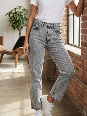 Levi's Ribcage Straight Ankle Jeans - Black Acid Wash- Button Fly- Size 28